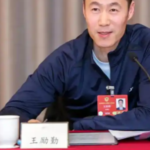 刘国梁主动辞任乒协主席